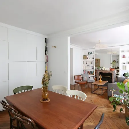 Nice Design And Bright Apt In The 10Th Apartamento